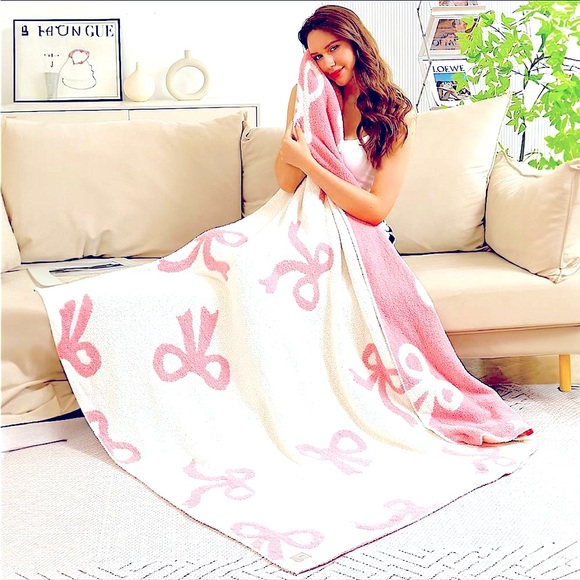 Pink Bow Plush Blanket throw - Picture 4 of 5